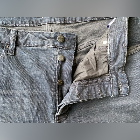 Old Navy O.G. Straight Distressed Jeana - Picture 2 of 3